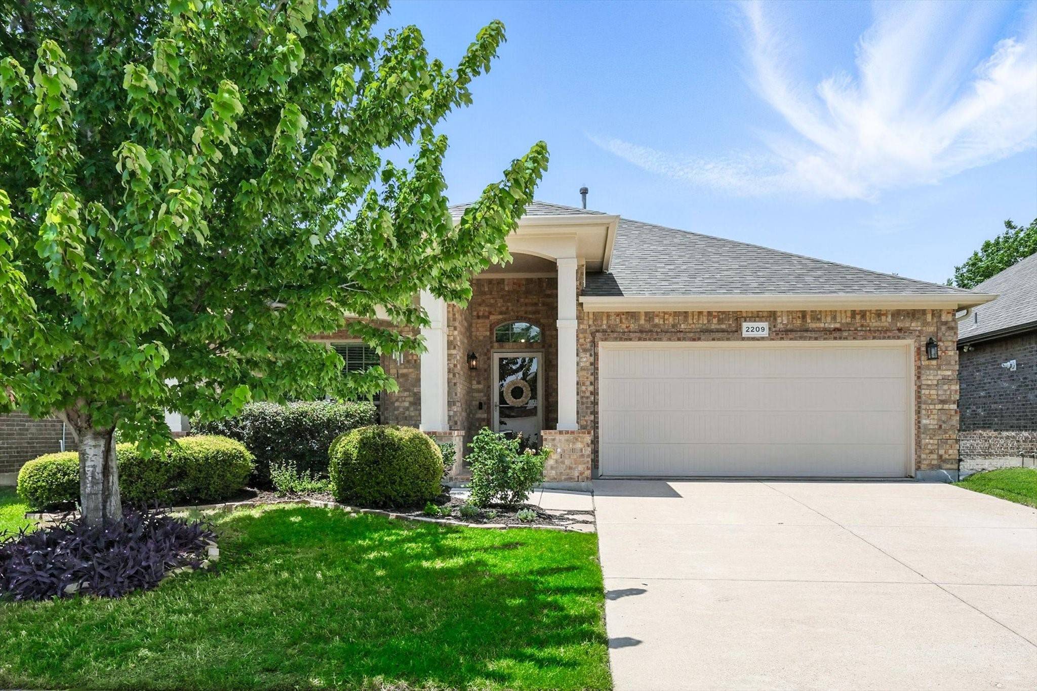 2209 Laurel Forest DR, Fort Worth, TX 76177