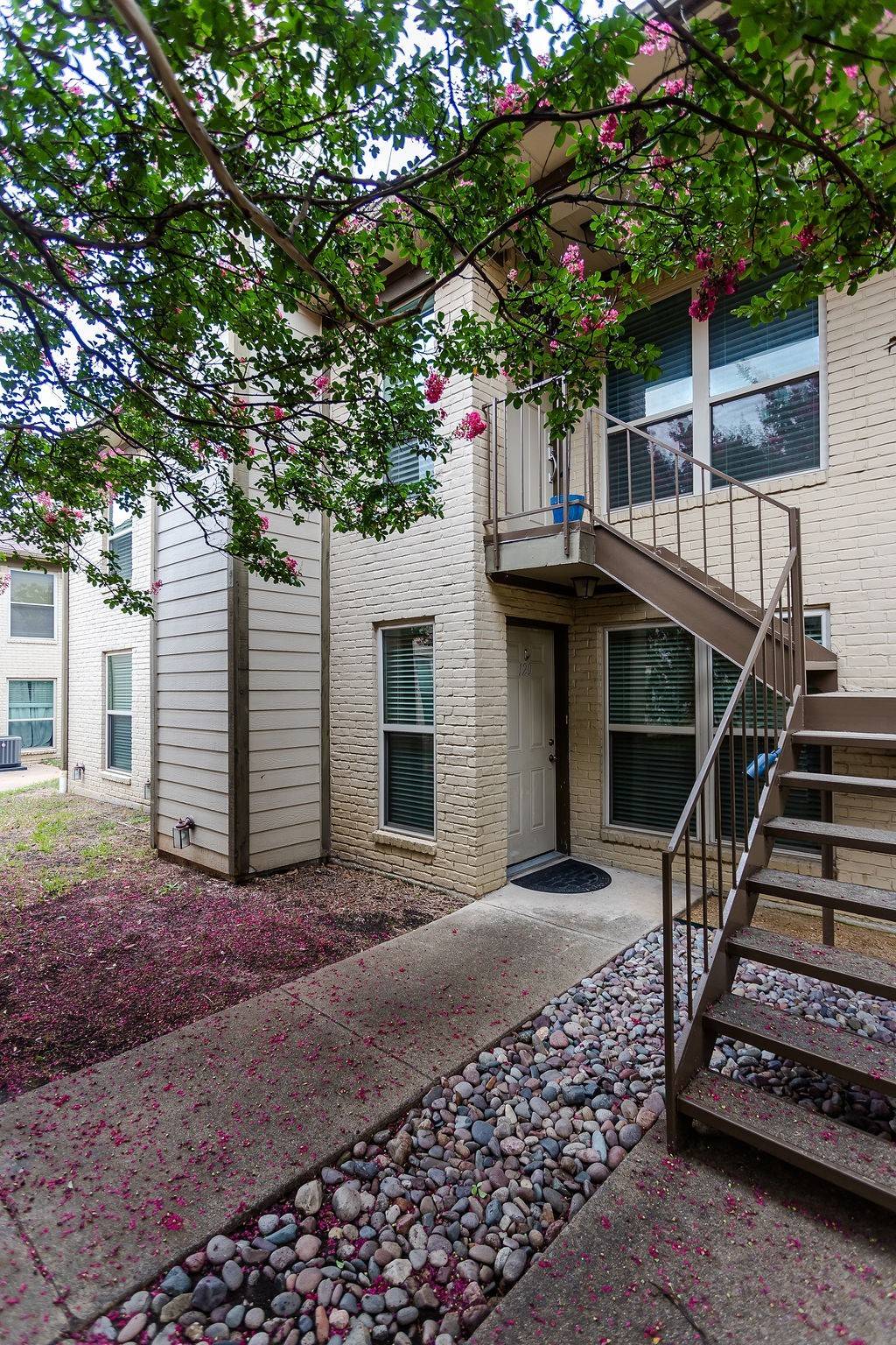 10650 Steppington DR #120, Dallas, TX 75230