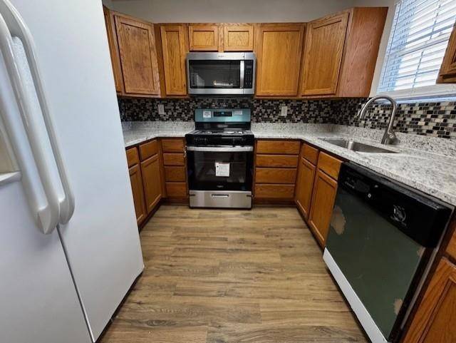Leonard, TX 75452,304 S Oak ST