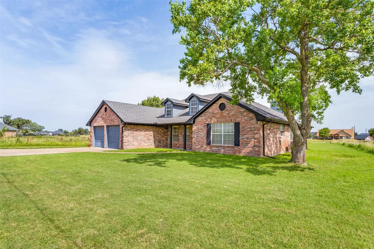 Whitney, TX 76692,22034 Raintree
