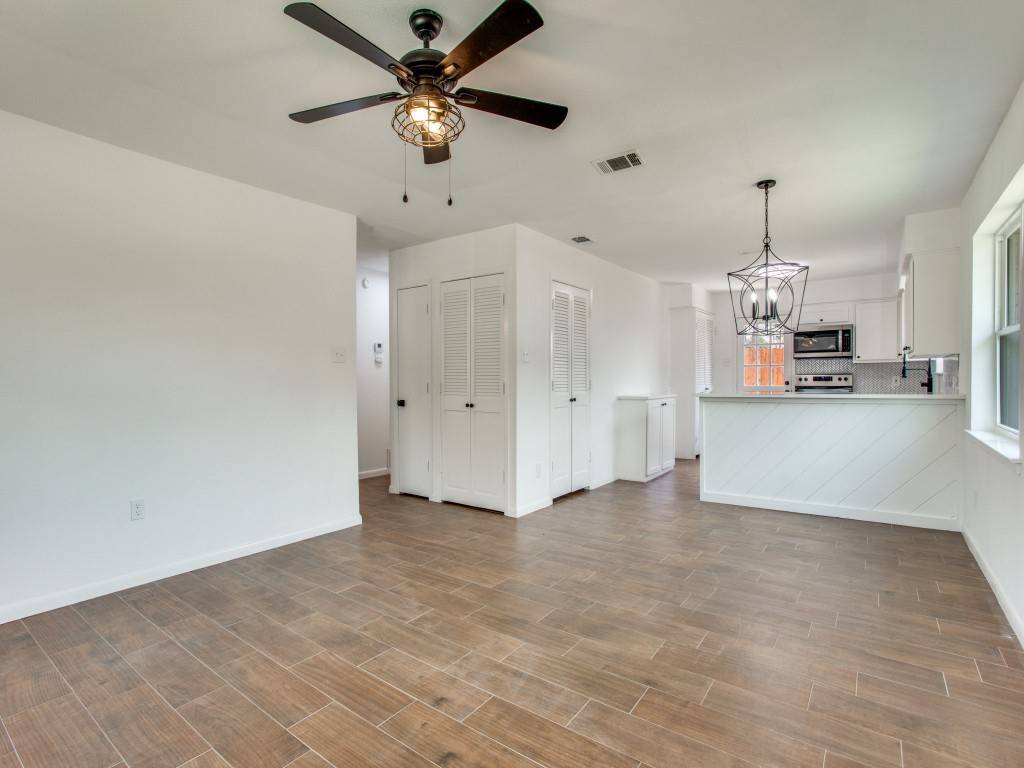 Grapevine, TX 76051,1307 Worthington ST