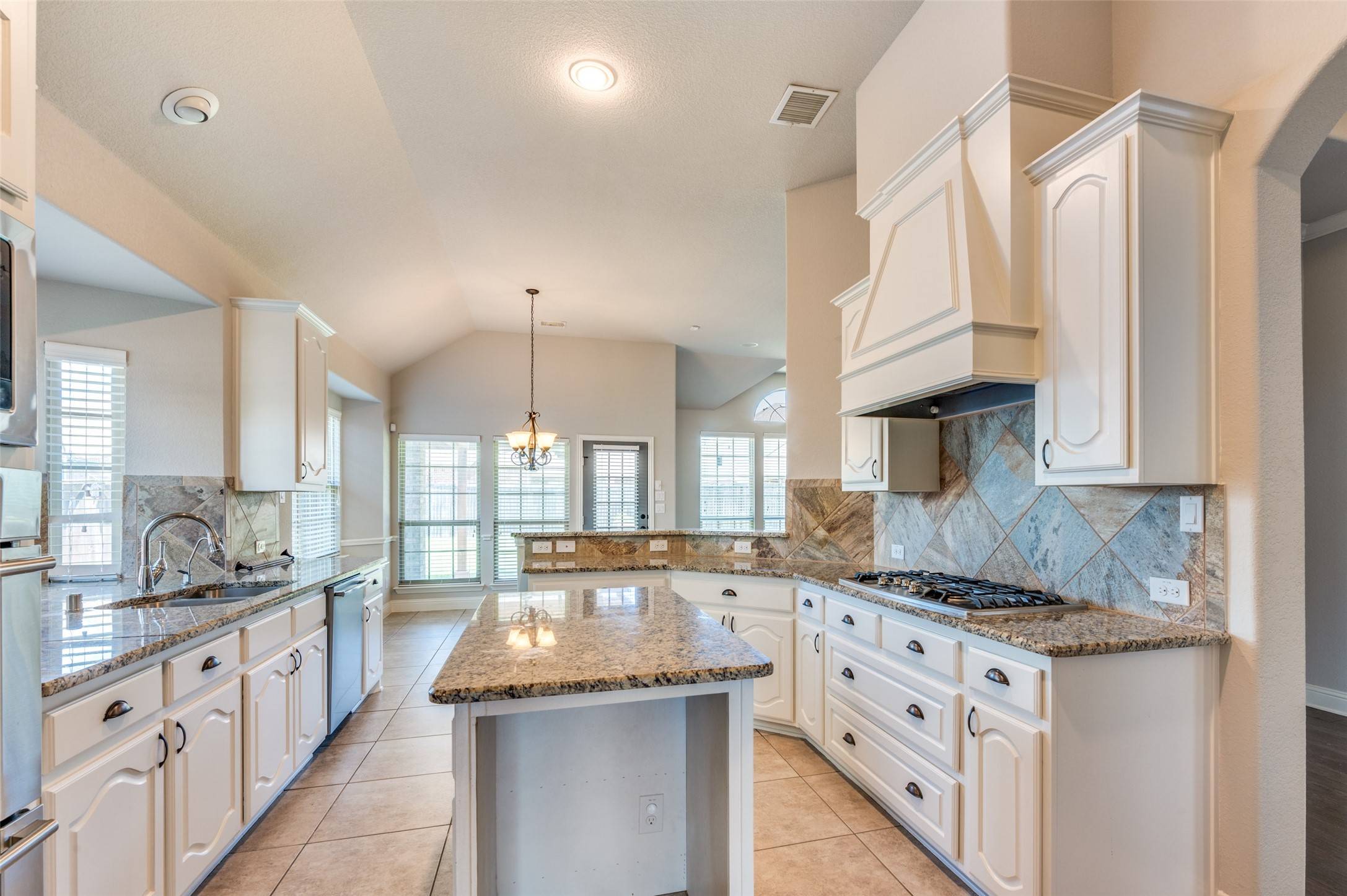 Grand Prairie, TX 75054,2812 Pino