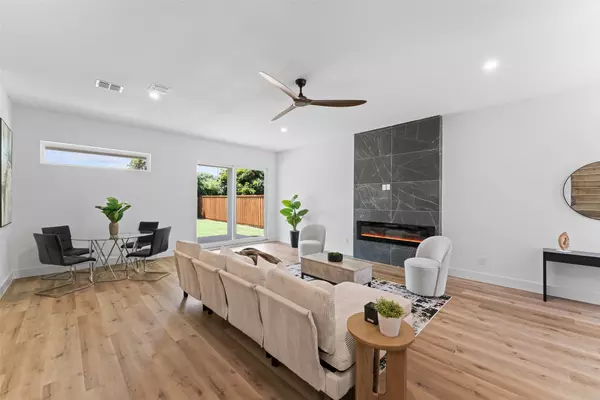 Dallas, TX 75215,2828 Rochester ST