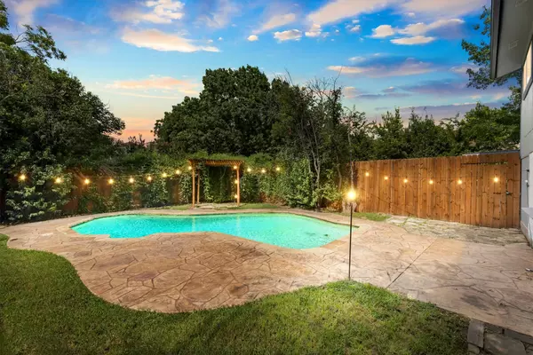 1614 Aurora DR, Richardson, TX 75081
