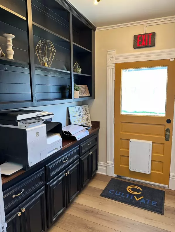 Weatherford, TX 76086,110 S Walnut ST