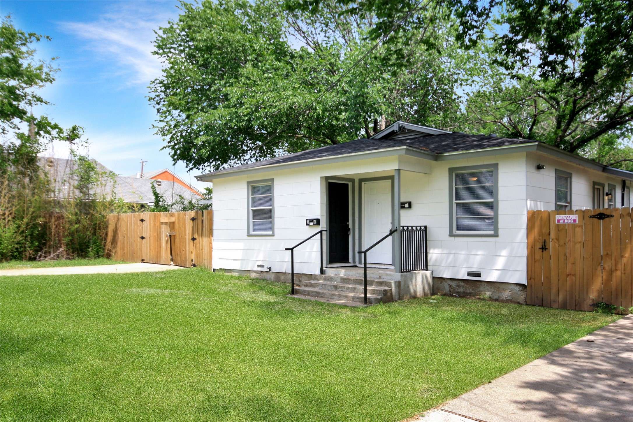 3109 Hunter ST #B, Fort Worth, TX 76112