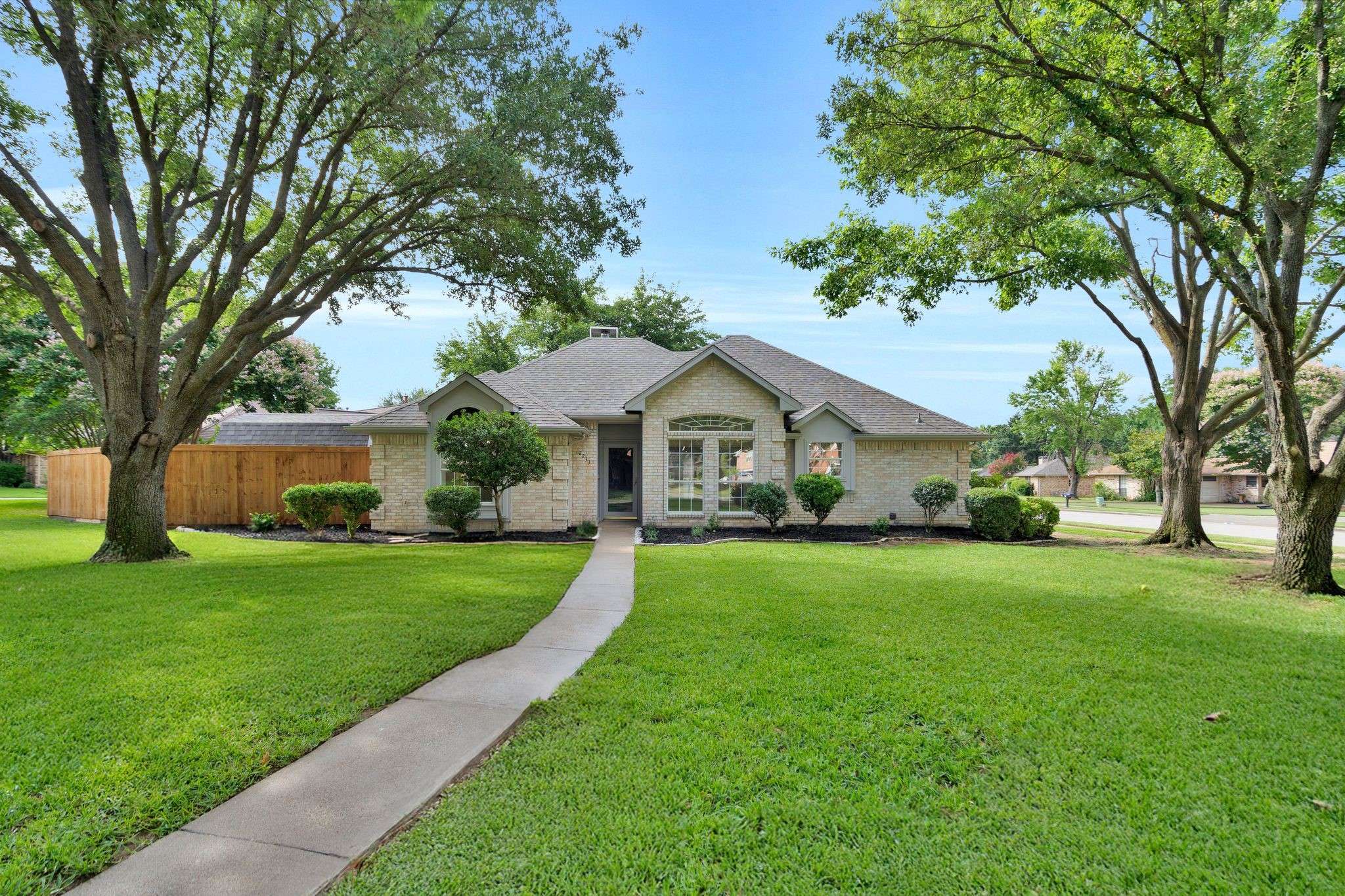 2233 Woodview DR, Flower Mound, TX 75028