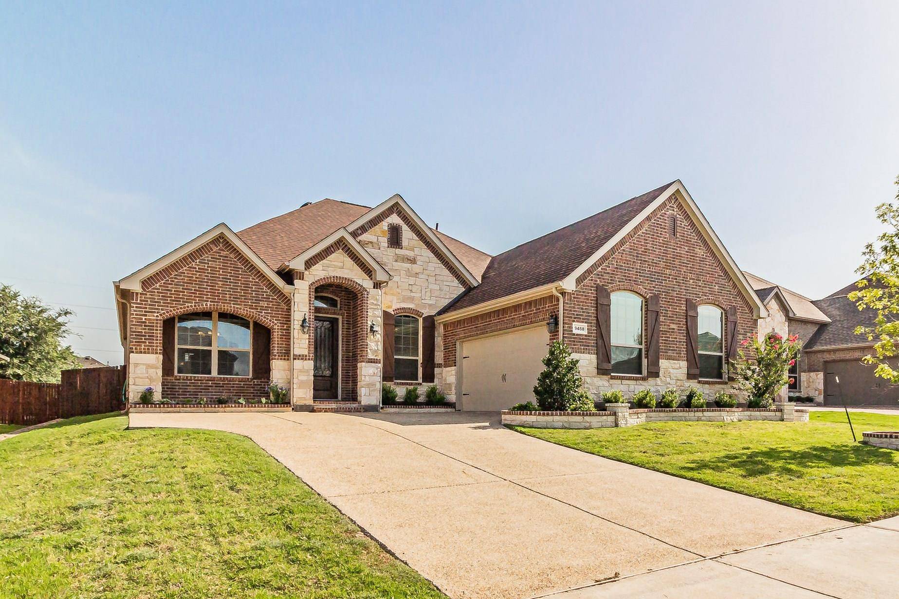 9458 Robinwoods DR, Frisco, TX 75035