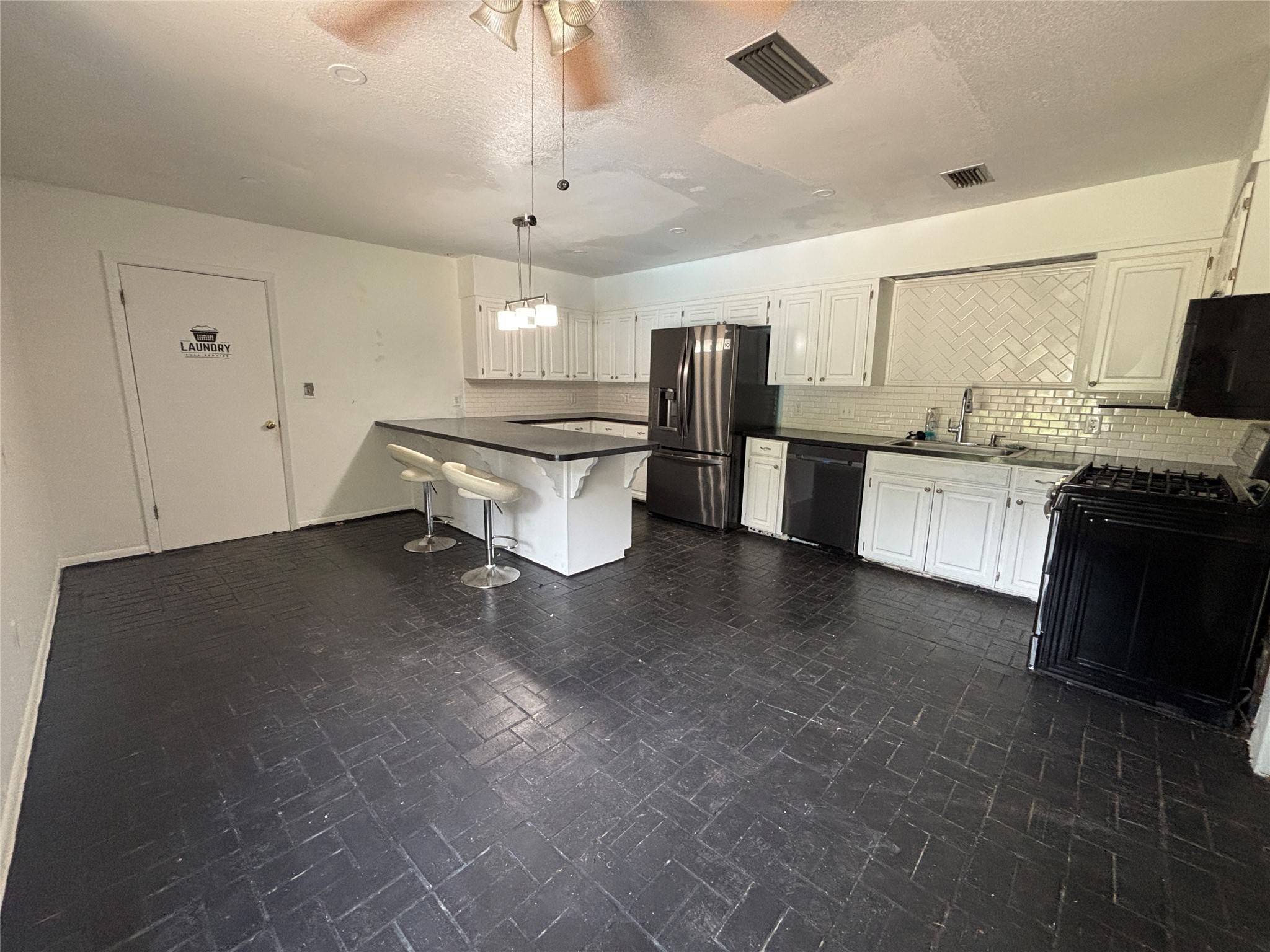 Shreveport, LA 71118,1008 Francais DR