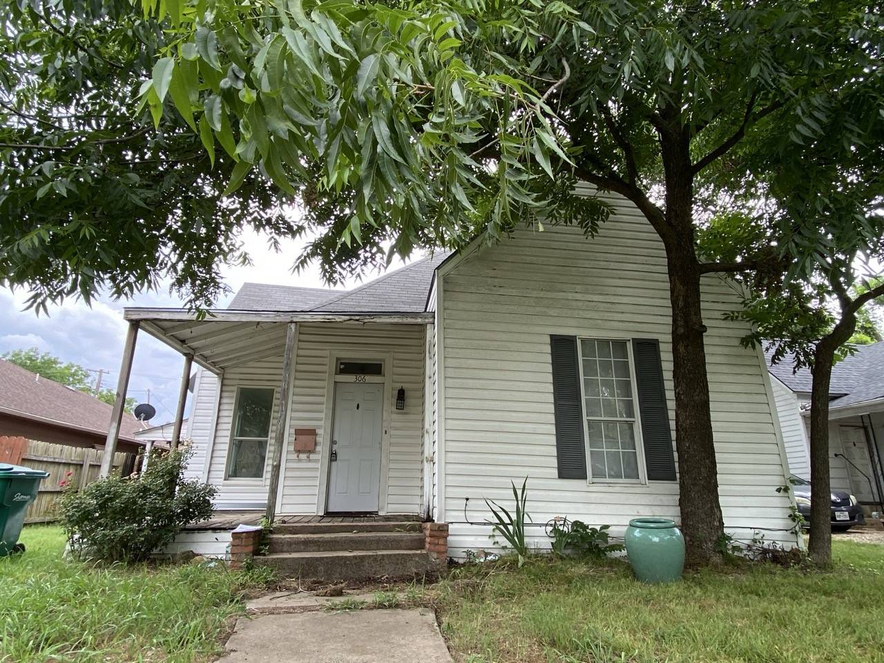 306 N Cleveland AVE, Sherman, TX 75090