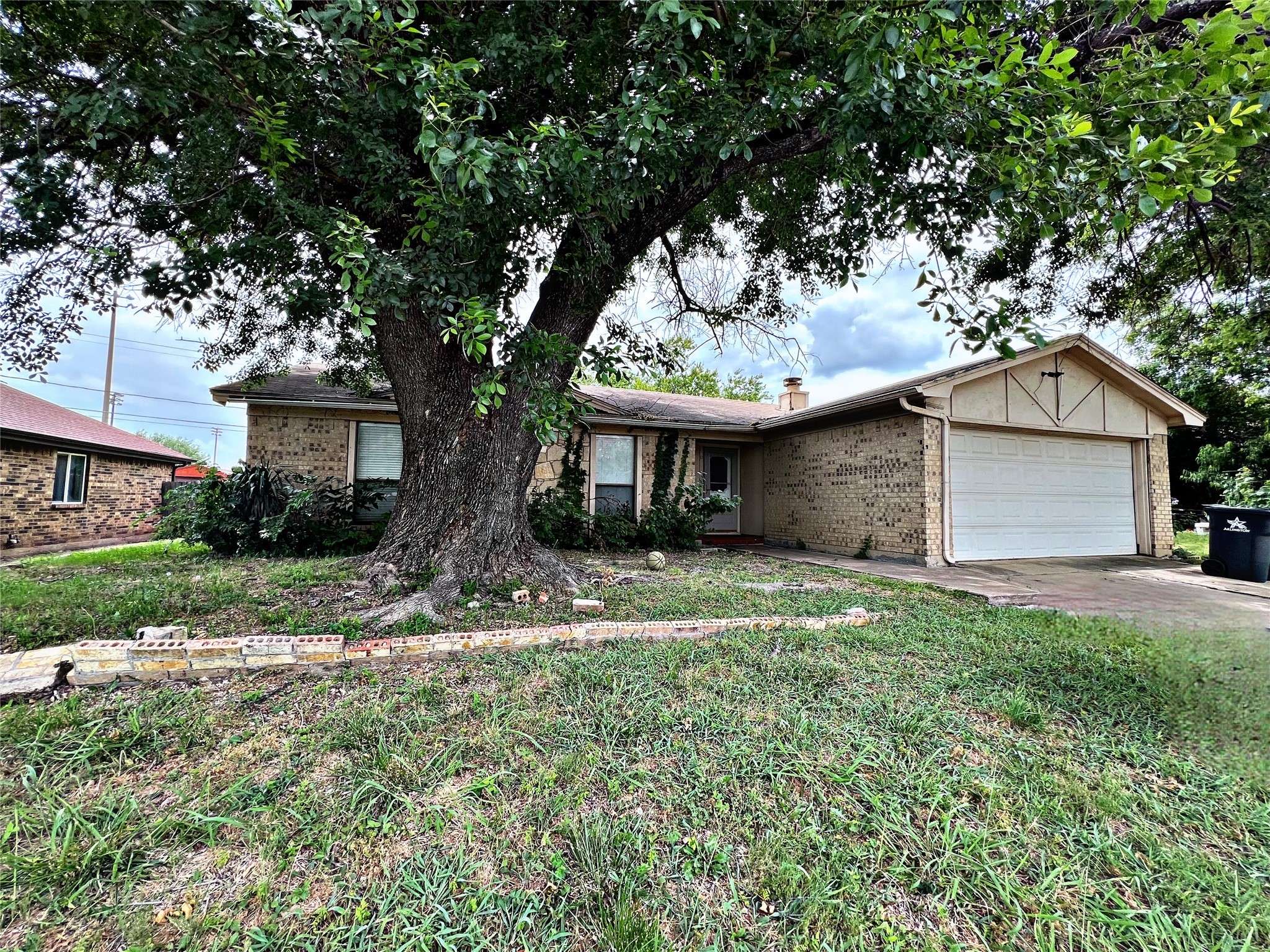 4804 Green Hollow DR, Arlington, TX 76017