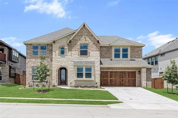913 Cannes DR, Red Oak, TX 75154