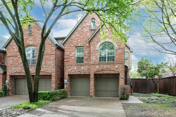 4144 Towne Green CIR, Addison, TX 75001
