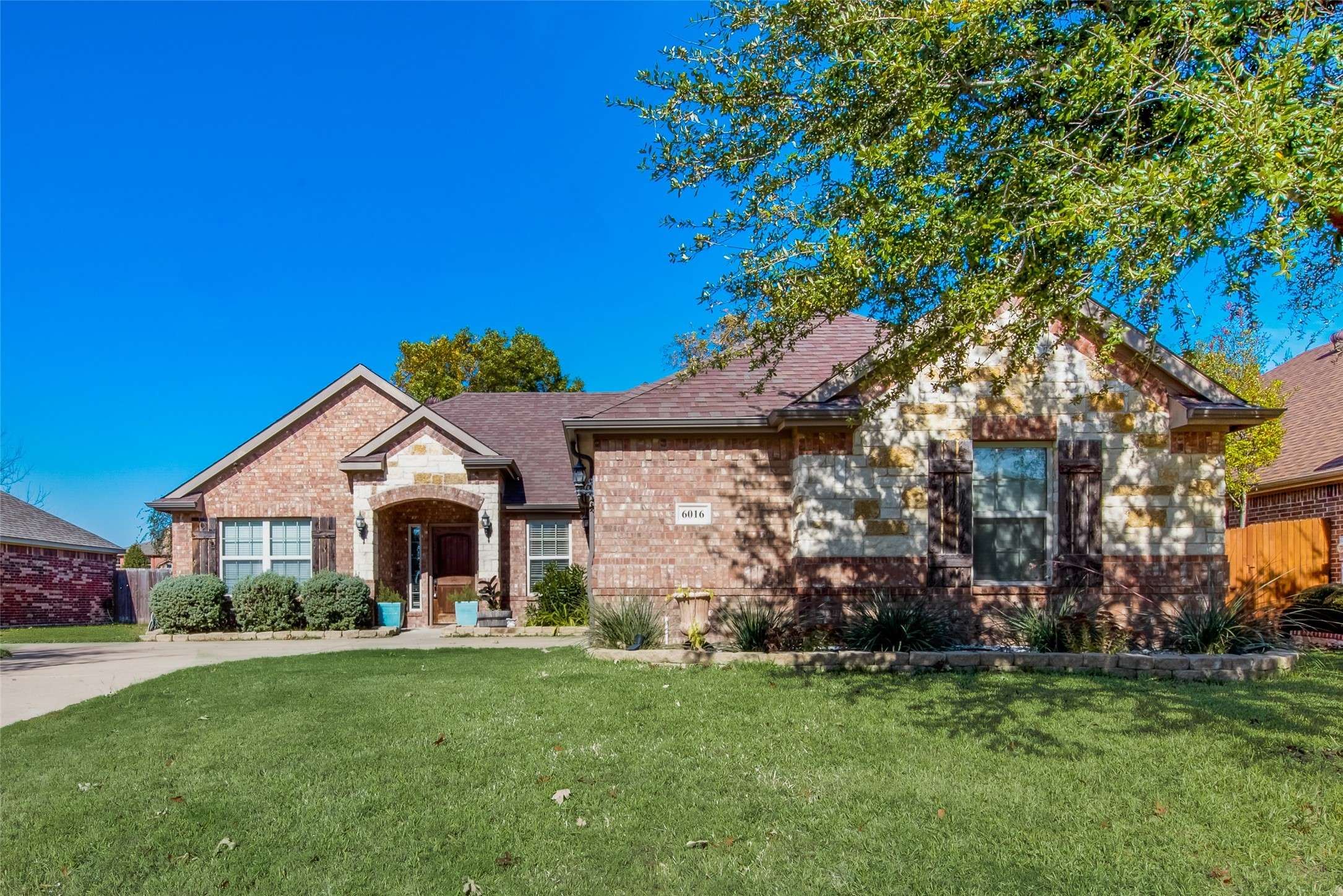 Grand Prairie, TX 75052,6016 Cedar Glen CT