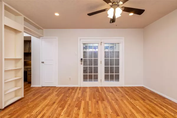 Bedford, TX 76021,2810 Spring Valley DR