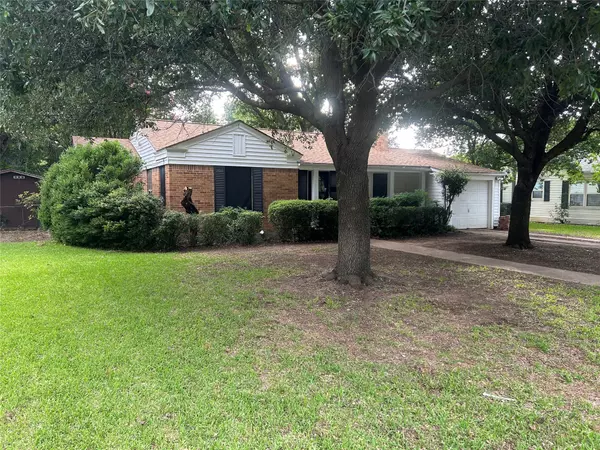 625 N Bailey AVE, Fort Worth, TX 76107