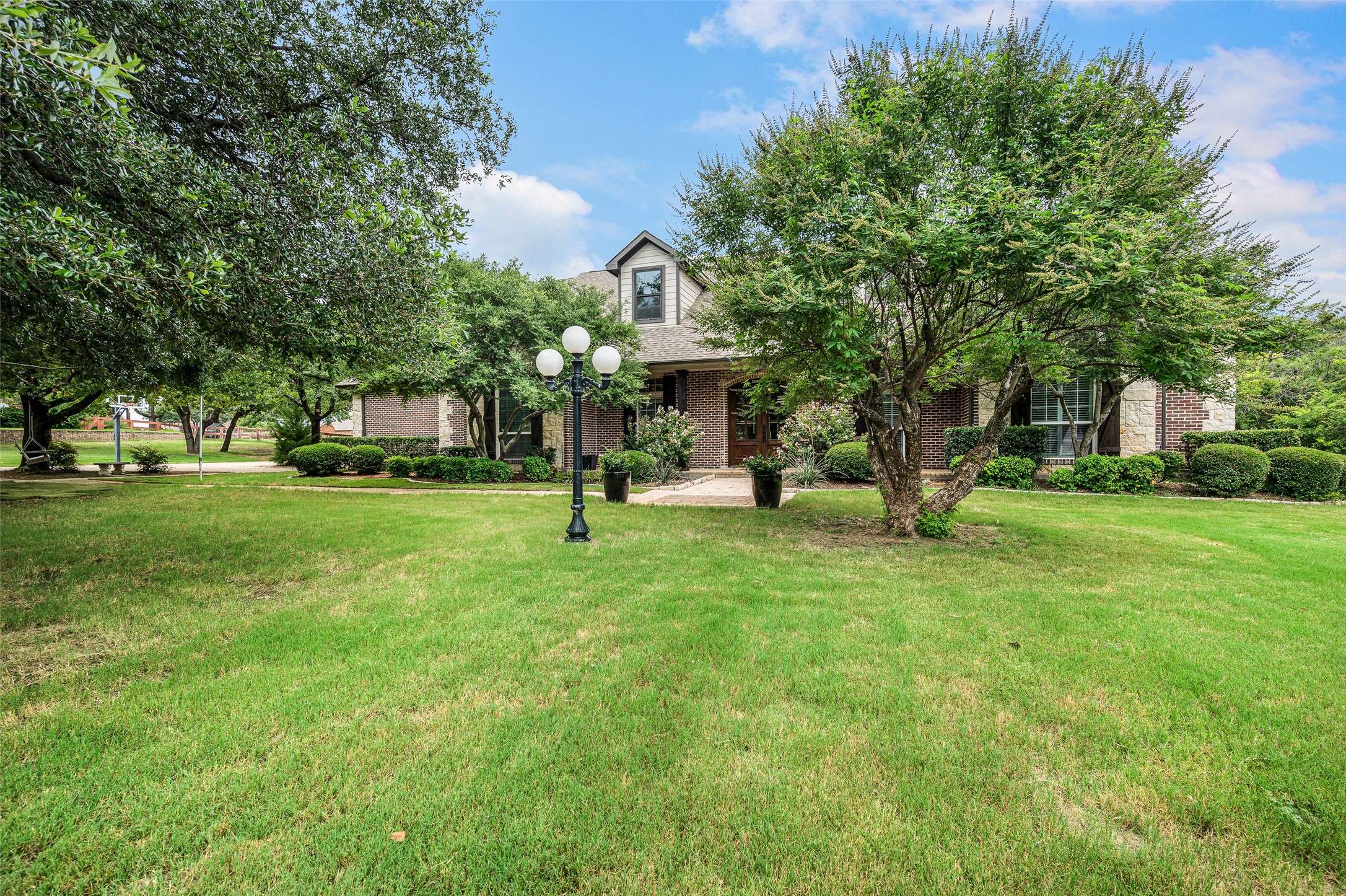 7999 Steeplechase CIR, Argyle, TX 76226