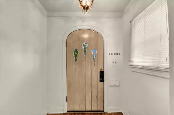 Fort Worth, TX 76107,3601 W 5th ST