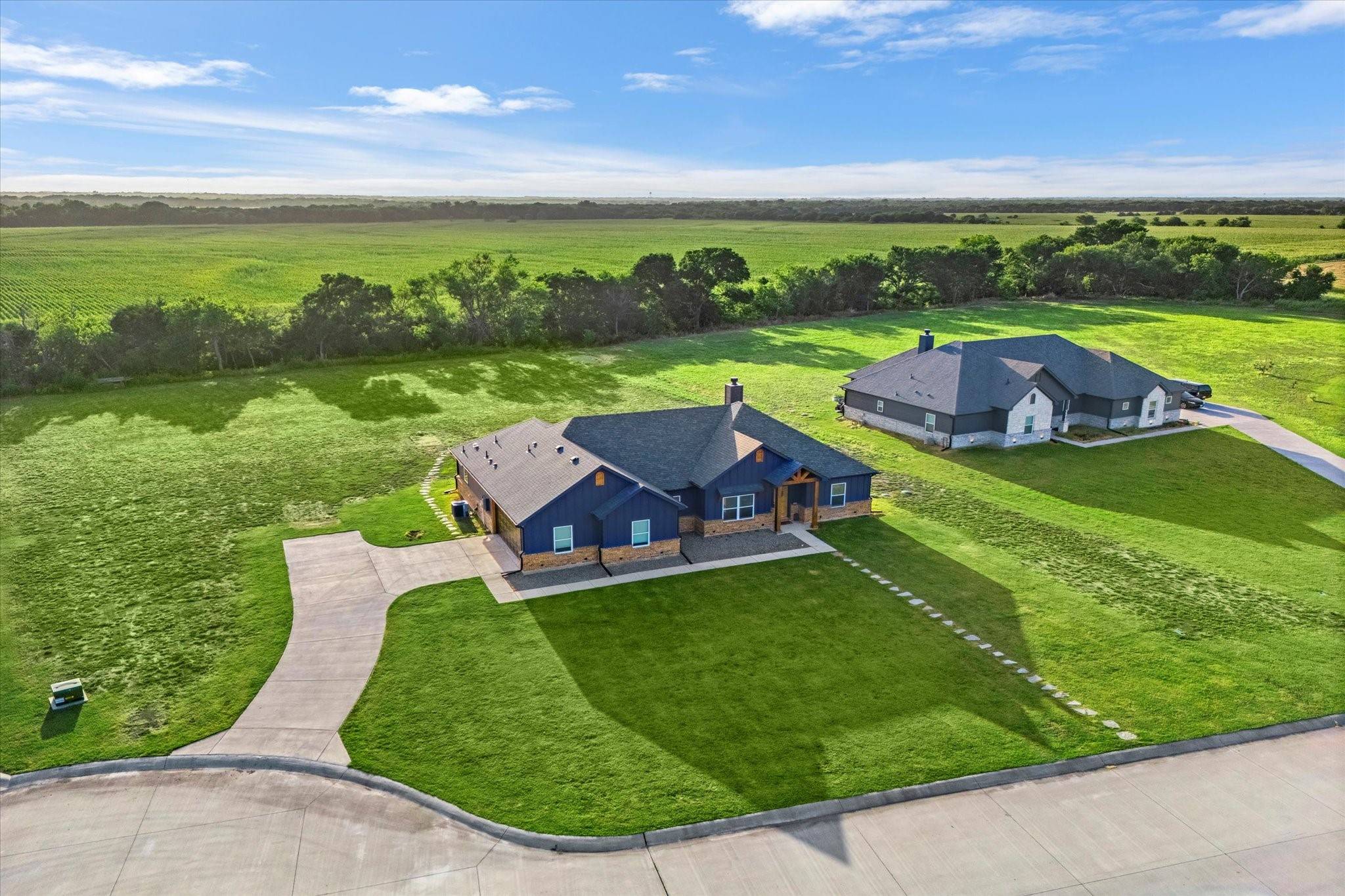 5223 Fox Trot LN, Caddo Mills, TX 75135