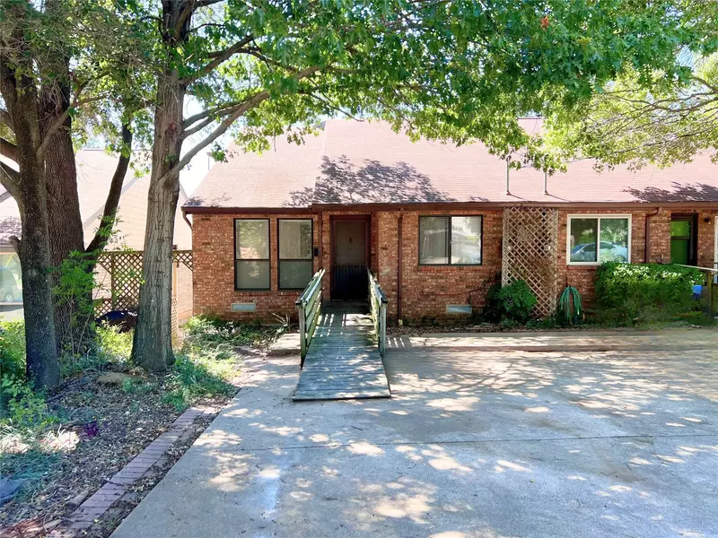 6671 Nyman DR, Dallas, TX 75236