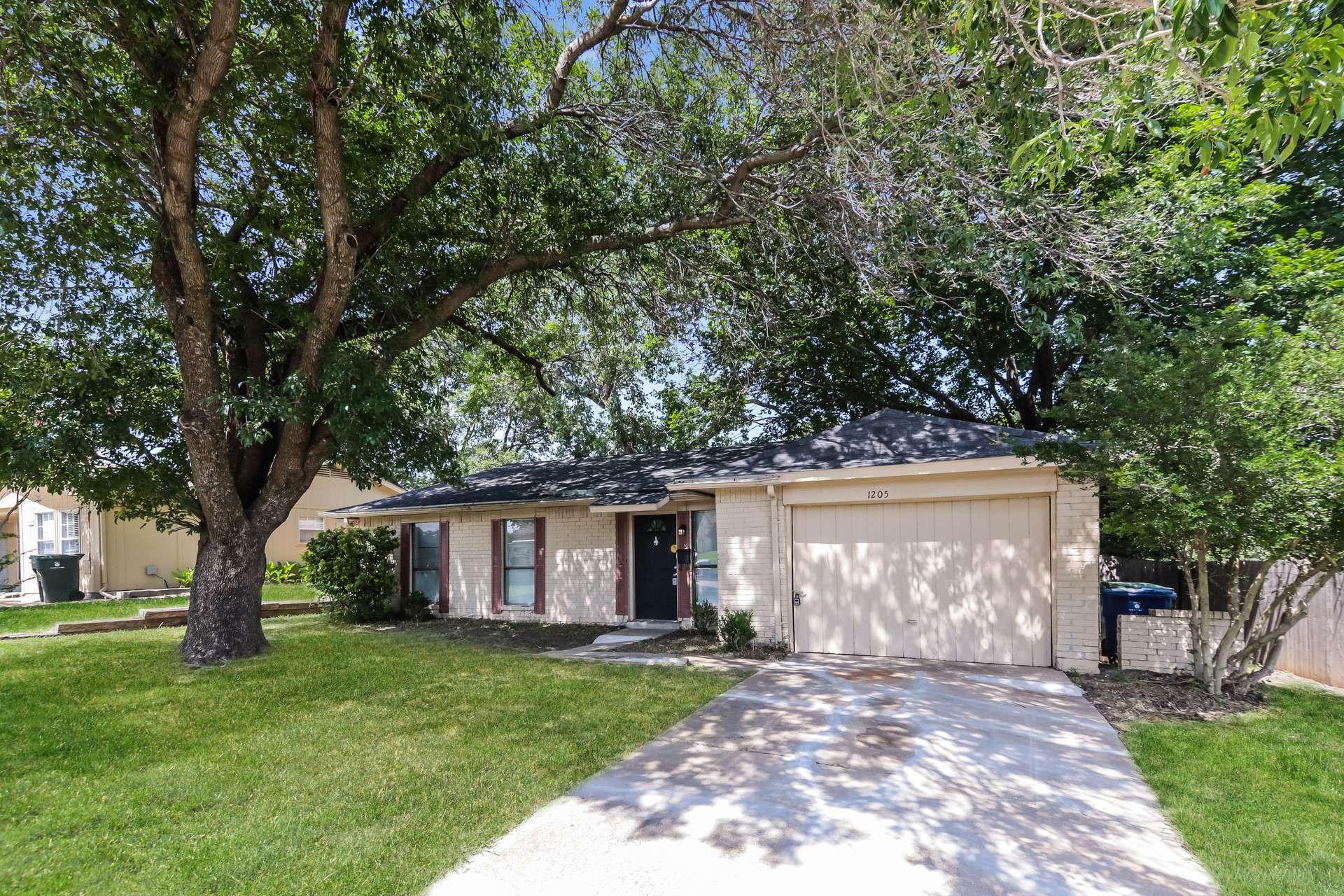Garland, TX 75040,1205 Colony DR
