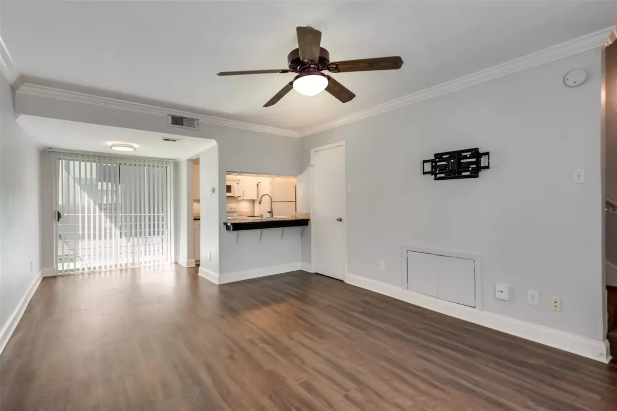 Dallas, TX 75219,4211 Holland AVE #203