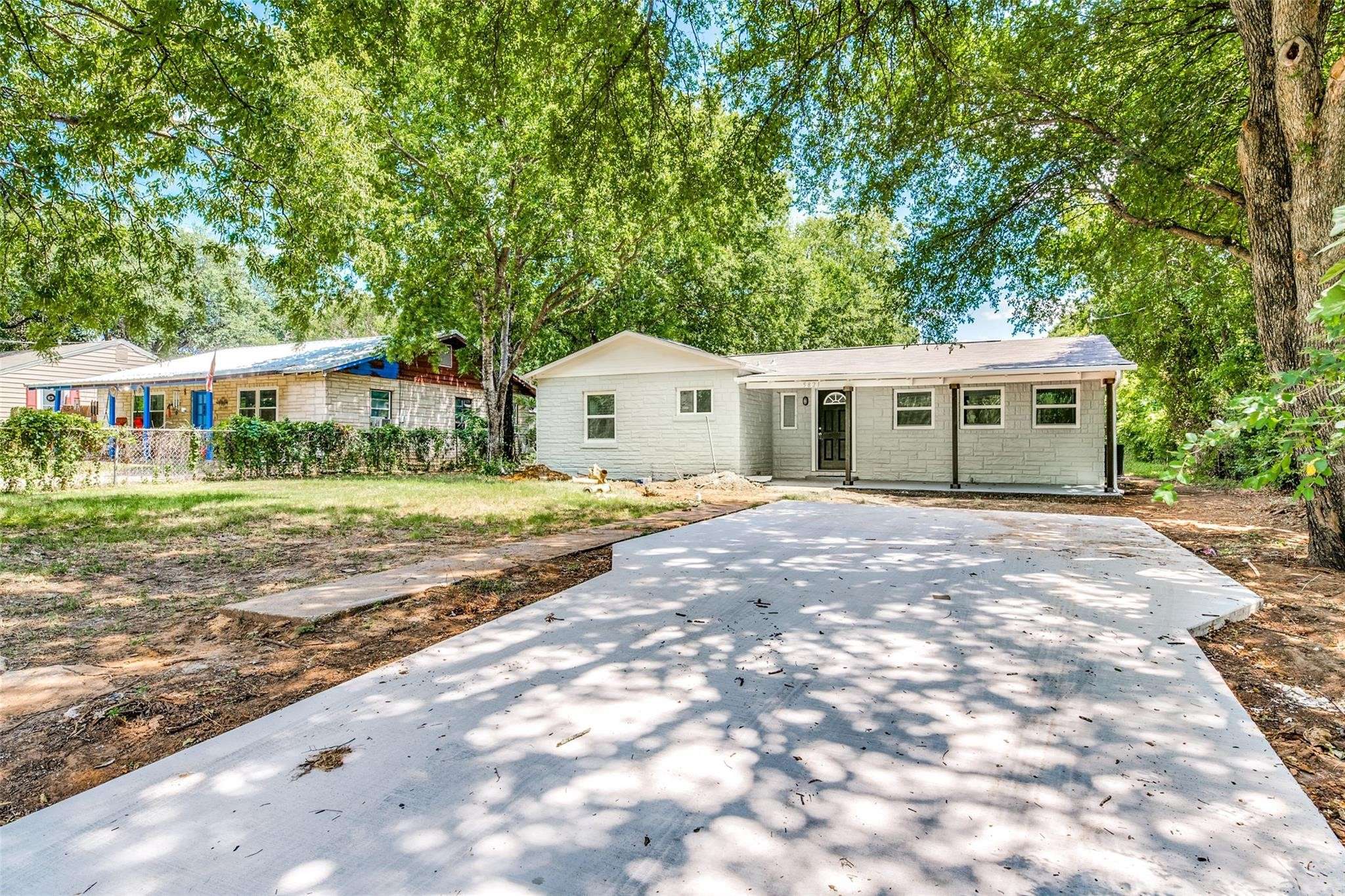 5821 Black Oak LN, River Oaks, TX 76114