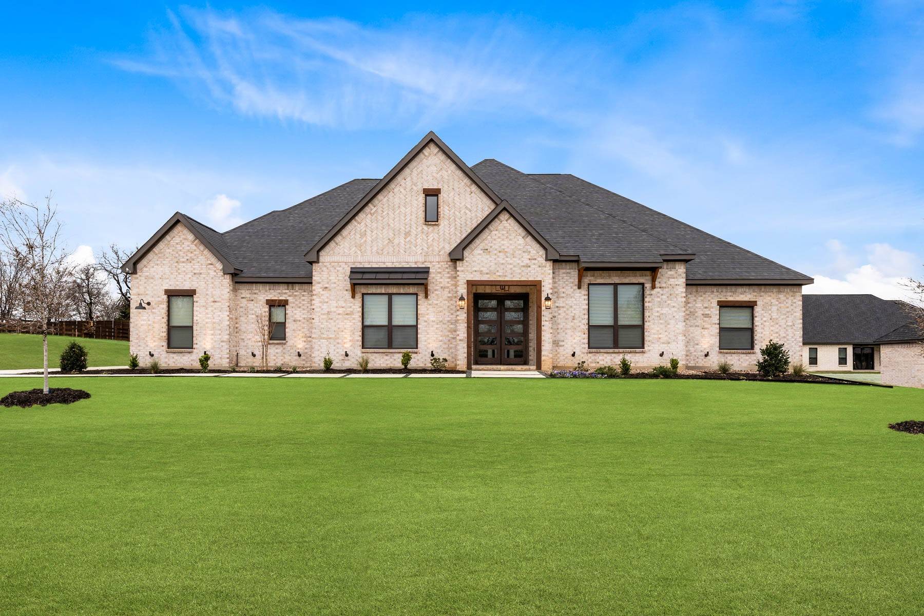 135 Willow Oak DR, Krugerville, TX 76227