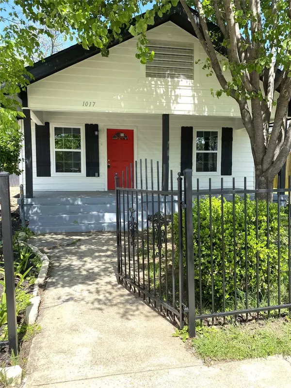 1017 E Baltimore AVE, Fort Worth, TX 76104
