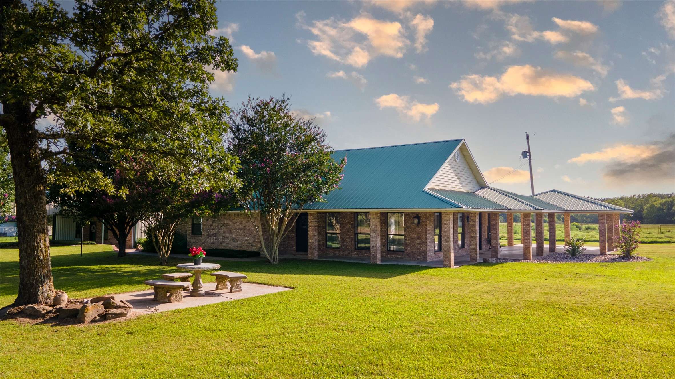 715 RS County Road 3030, Emory, TX 75440