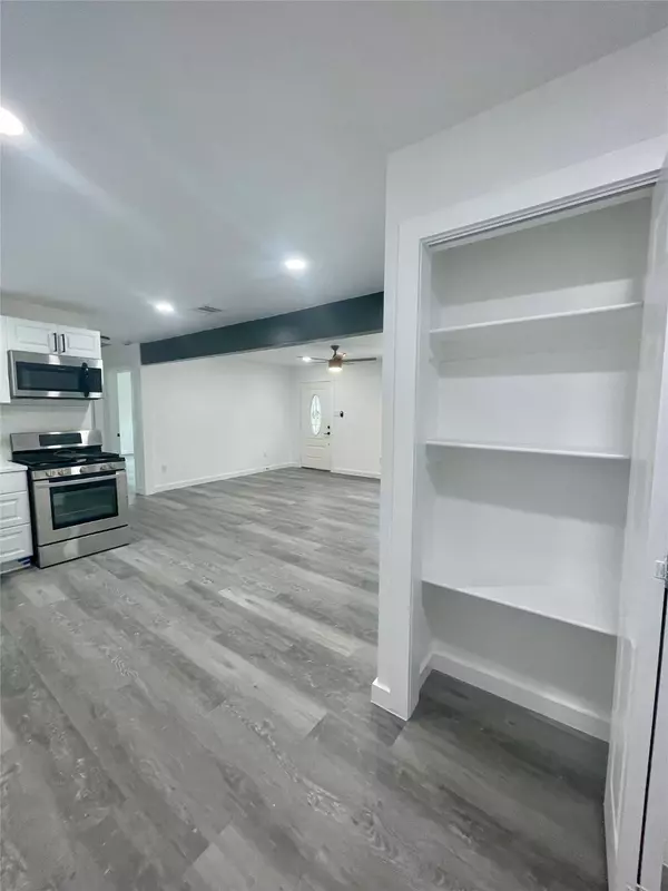 Hurst, TX 76053,120 Charlene DR