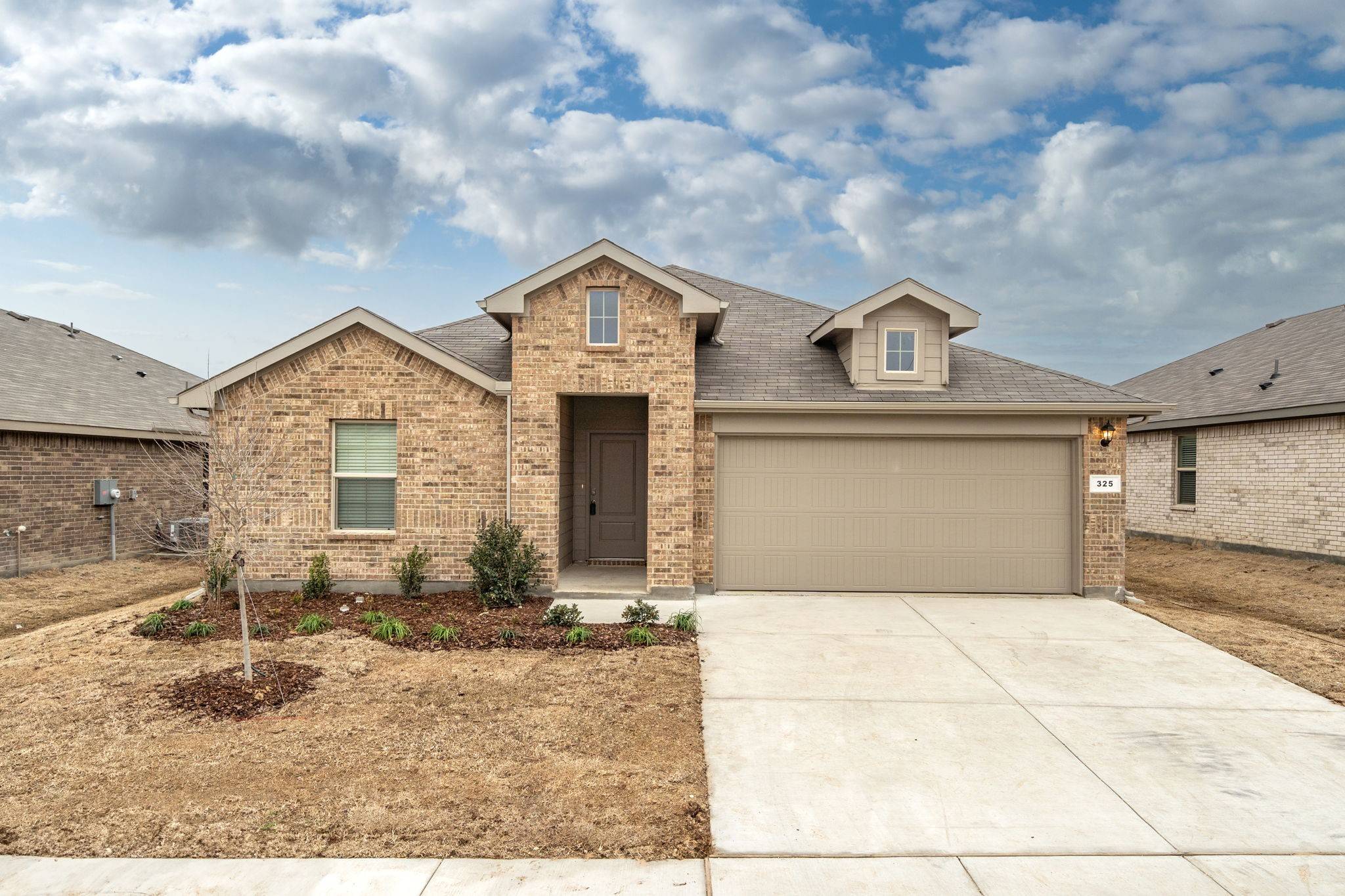 325 Beekeeper DR, Fort Worth, TX 76131