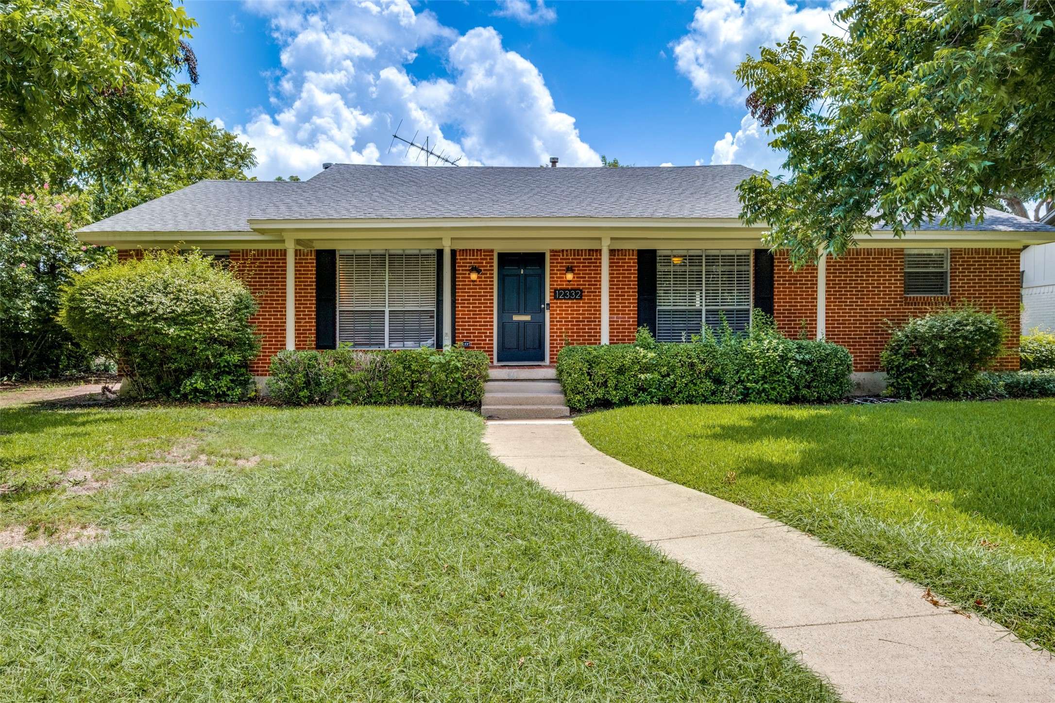Dallas, TX 75218,12332 Brookmeadow LN