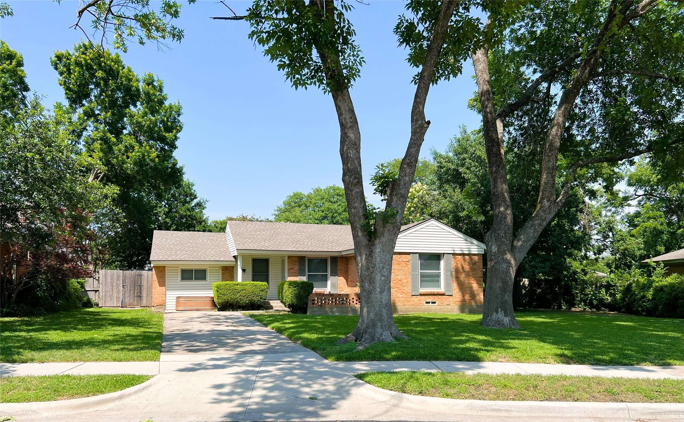 424 Classen DR, Dallas, TX 75218