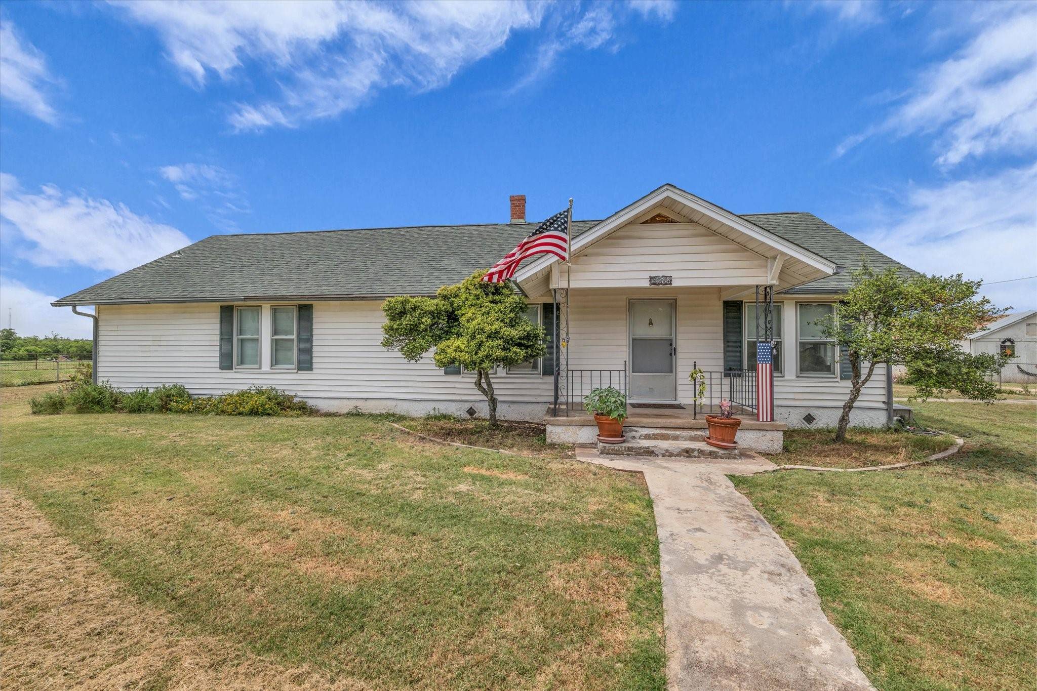 15288 Old China Spring RD, China Spring, TX 76633