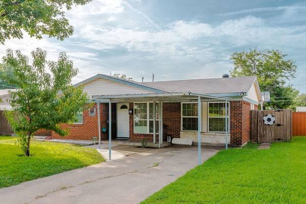 2370 Blue Creek DR, Dallas, TX 75216