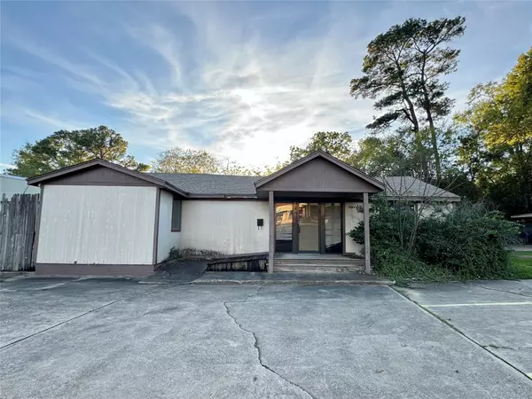 Longview, TX 75604,903 Pine Tree RD