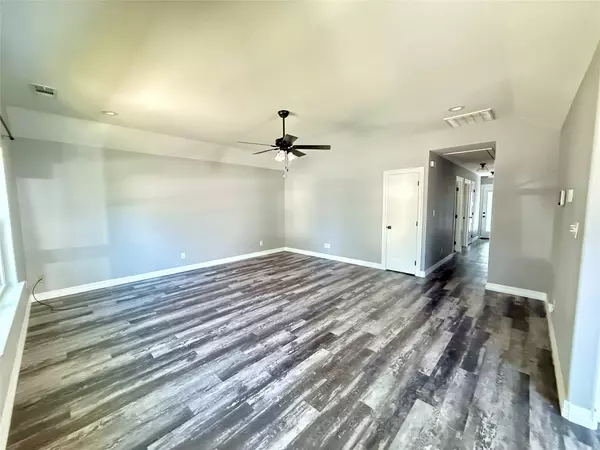 Gainesville, TX 76240,527 N Chestnut ST