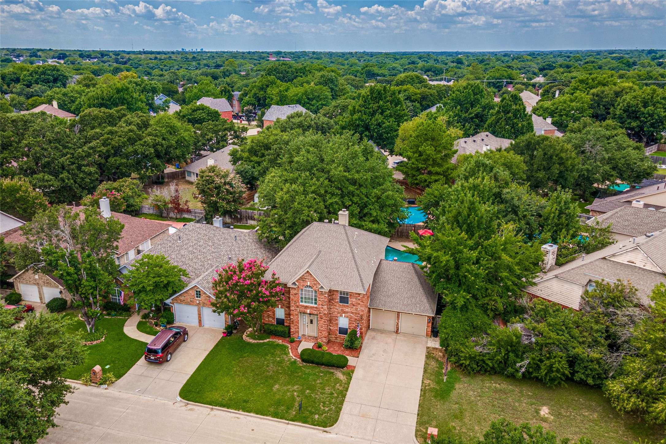 6114 Pinwood CIR, Arlington, TX 76001