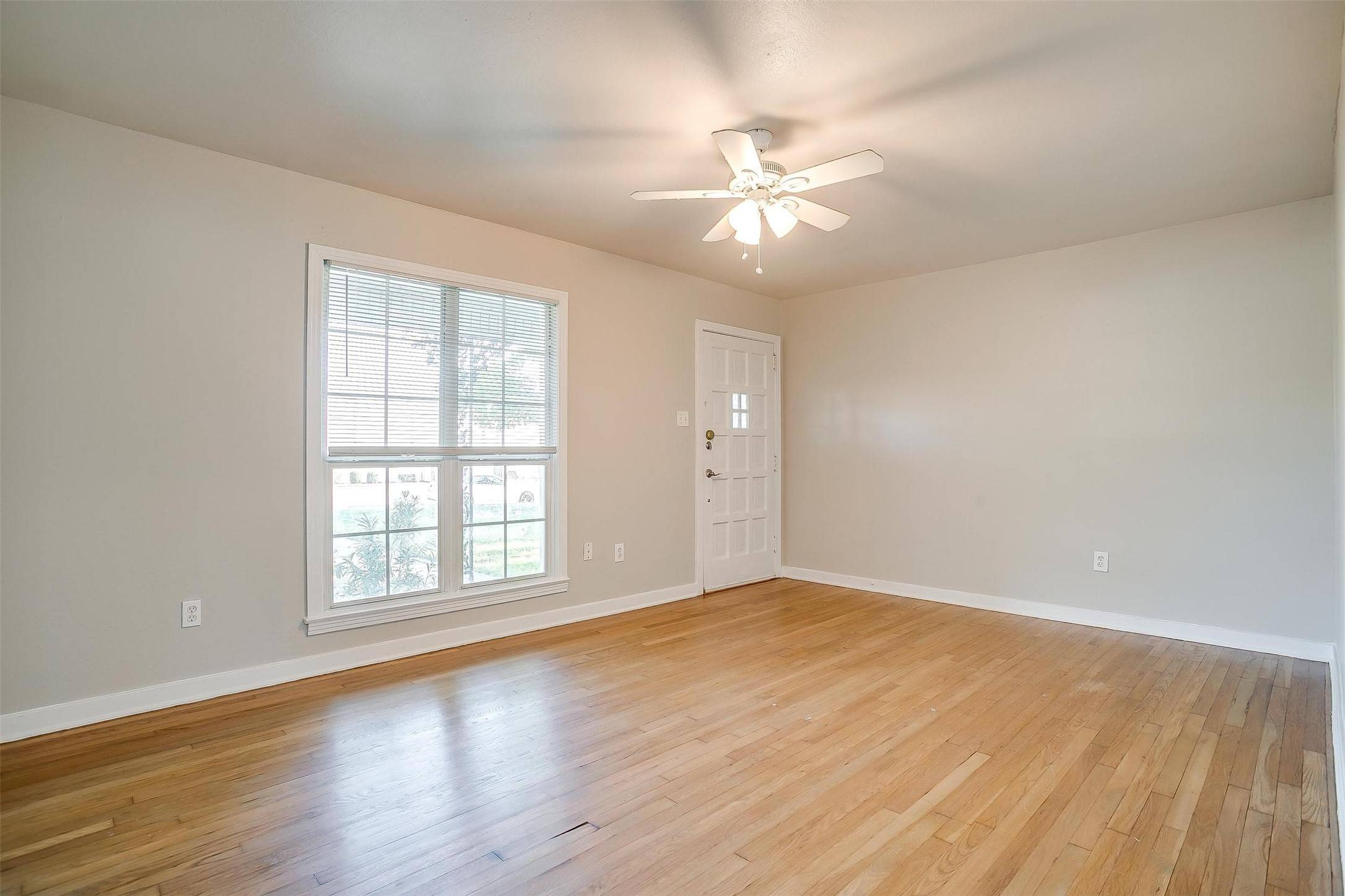 Fort Worth, TX 76109,3541 S Hills AVE #3543