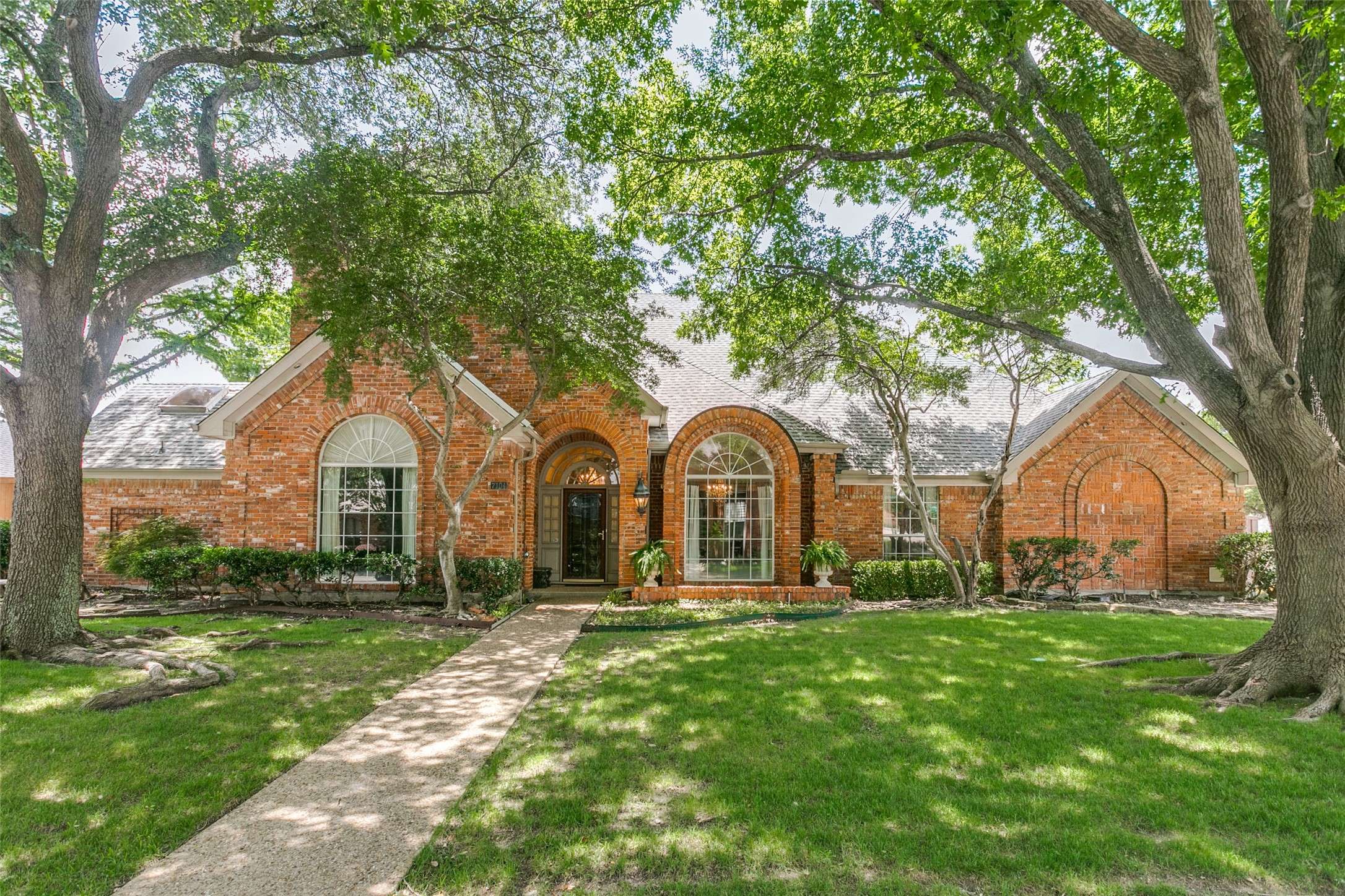 7104 Halprin CT, Dallas, TX 75252