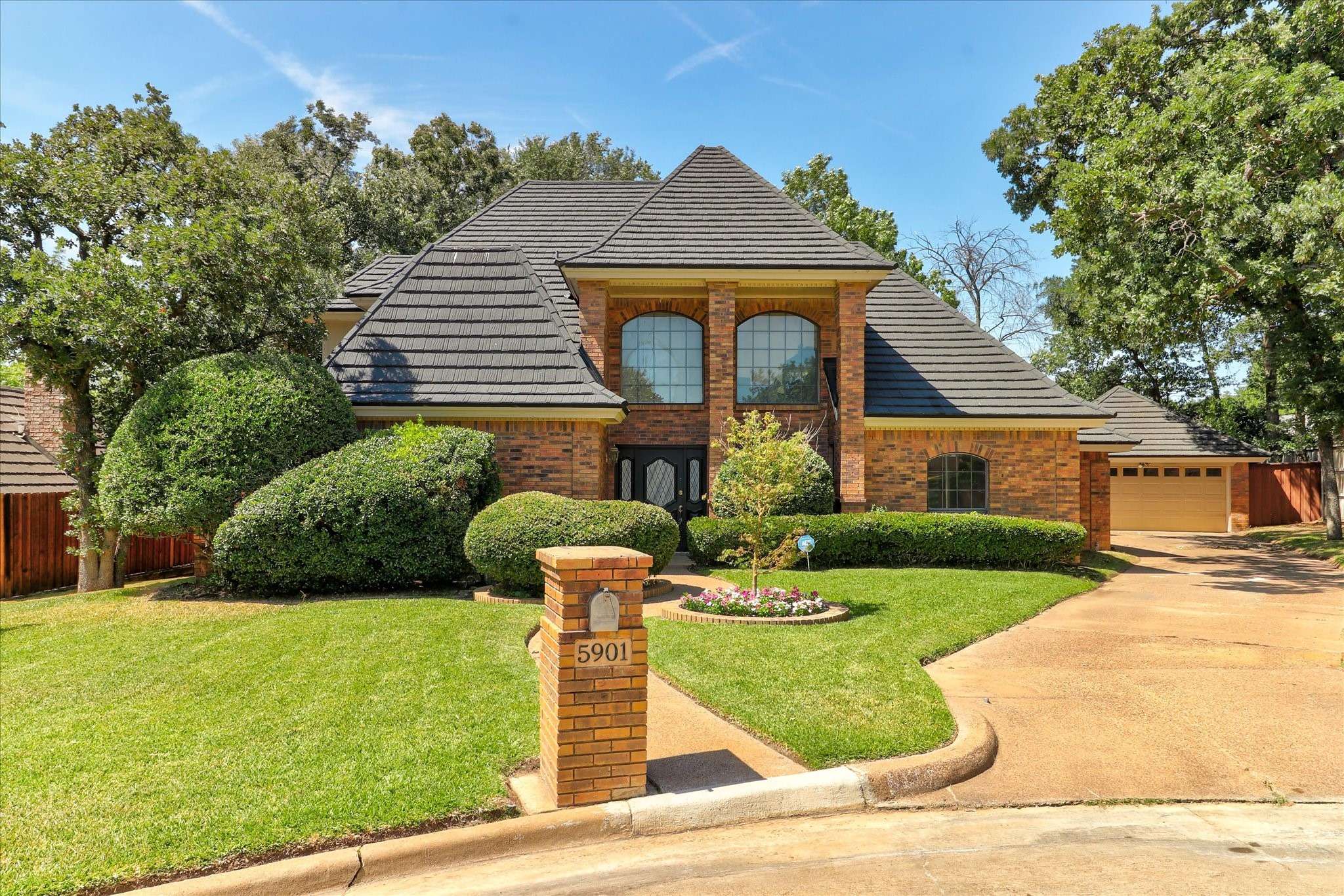 5901 Derek ST, Arlington, TX 76016