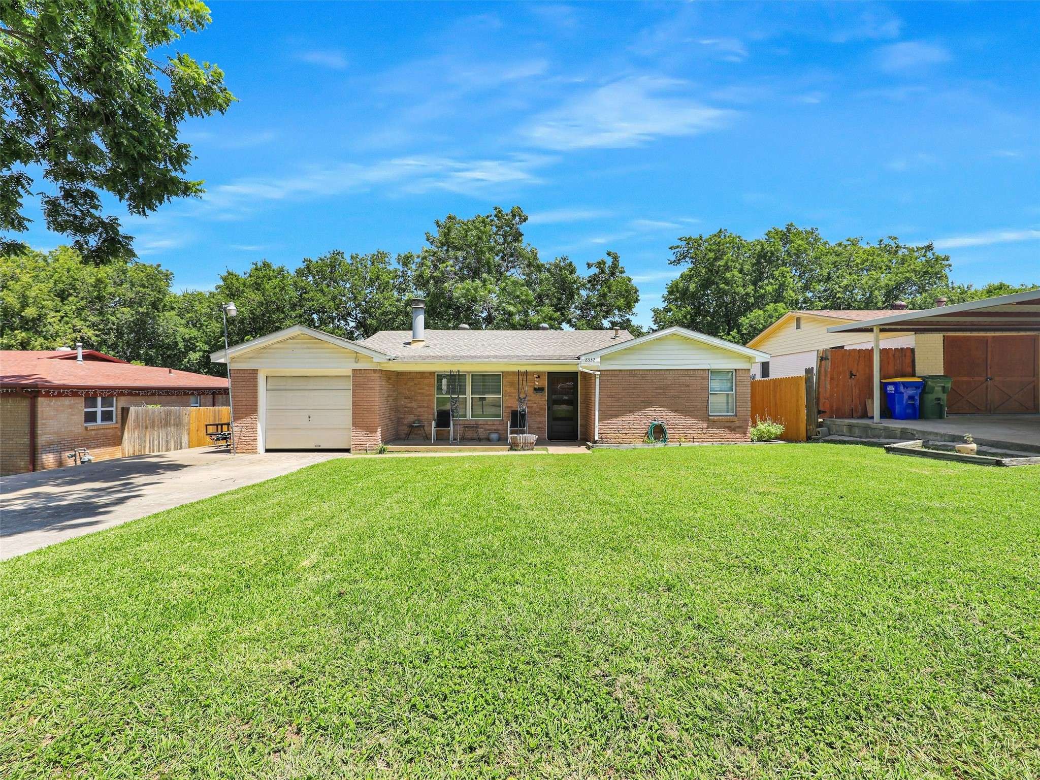 8532 Gibbs DR, White Settlement, TX 76108