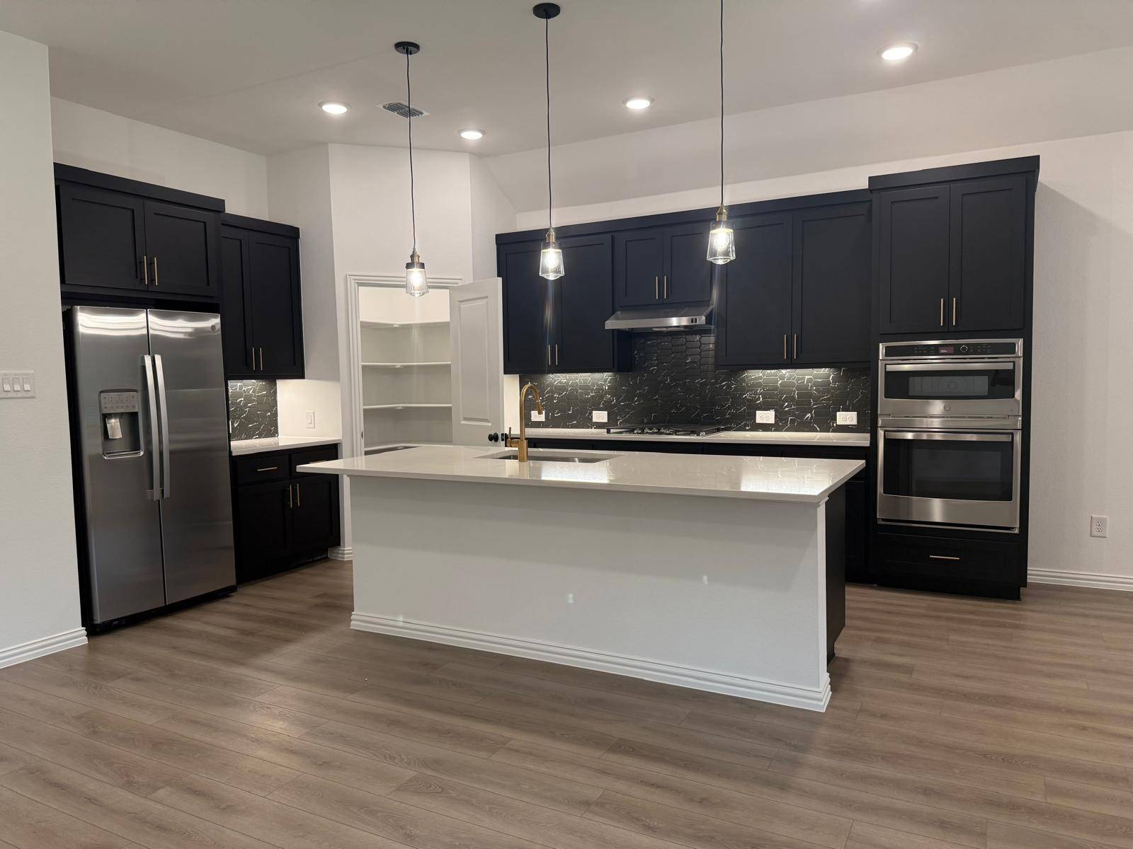 Melissa, TX 75454,2009 redtail DR