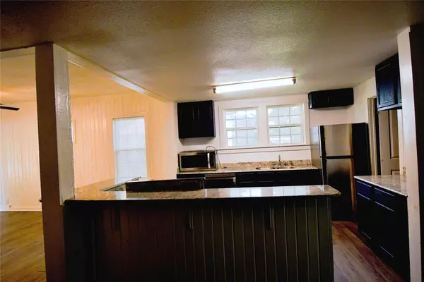 Hillsboro, TX 77645,1015 E ELm ST