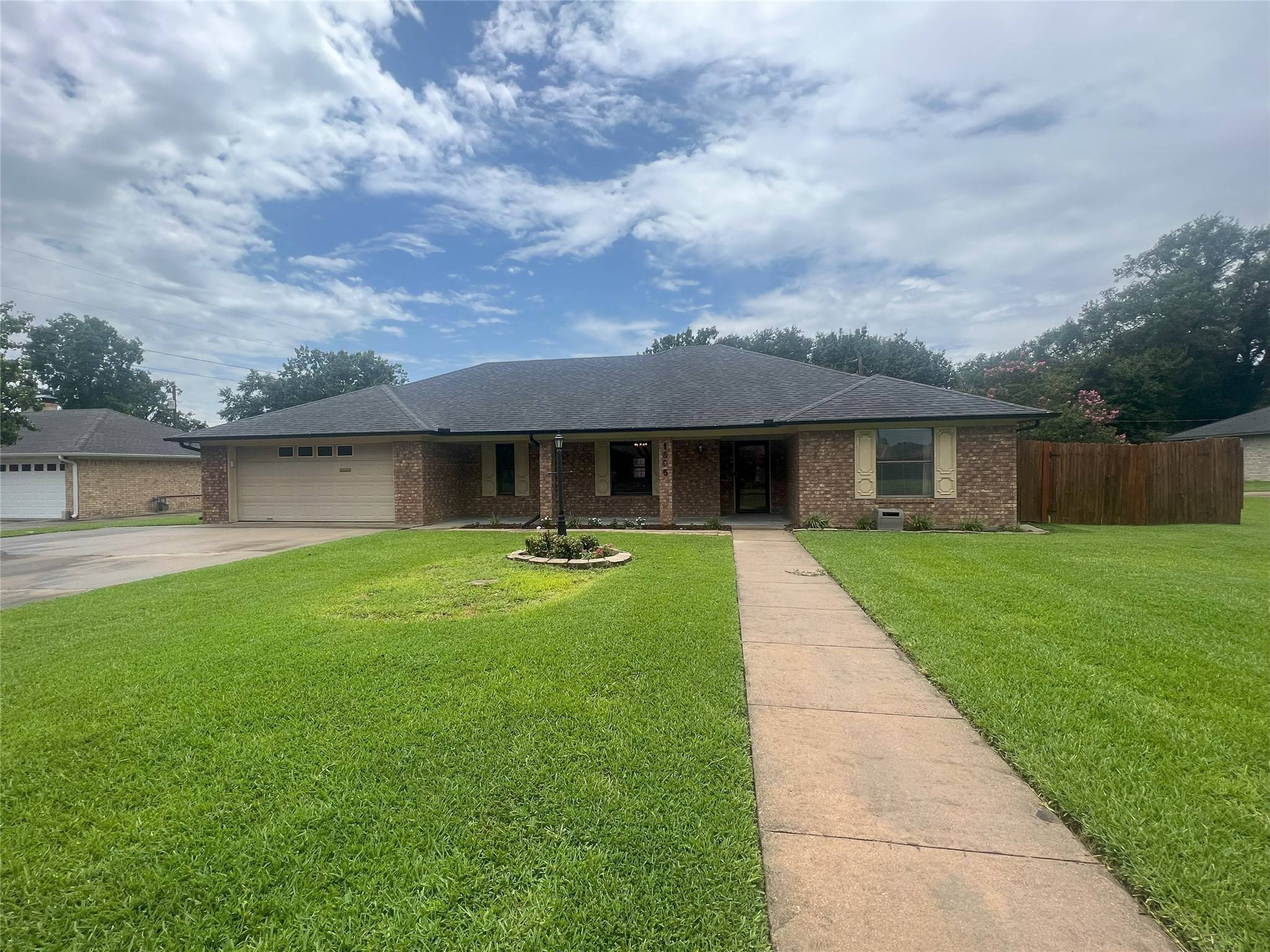 1605 Debbie ST, Sulphur Springs, TX 75482