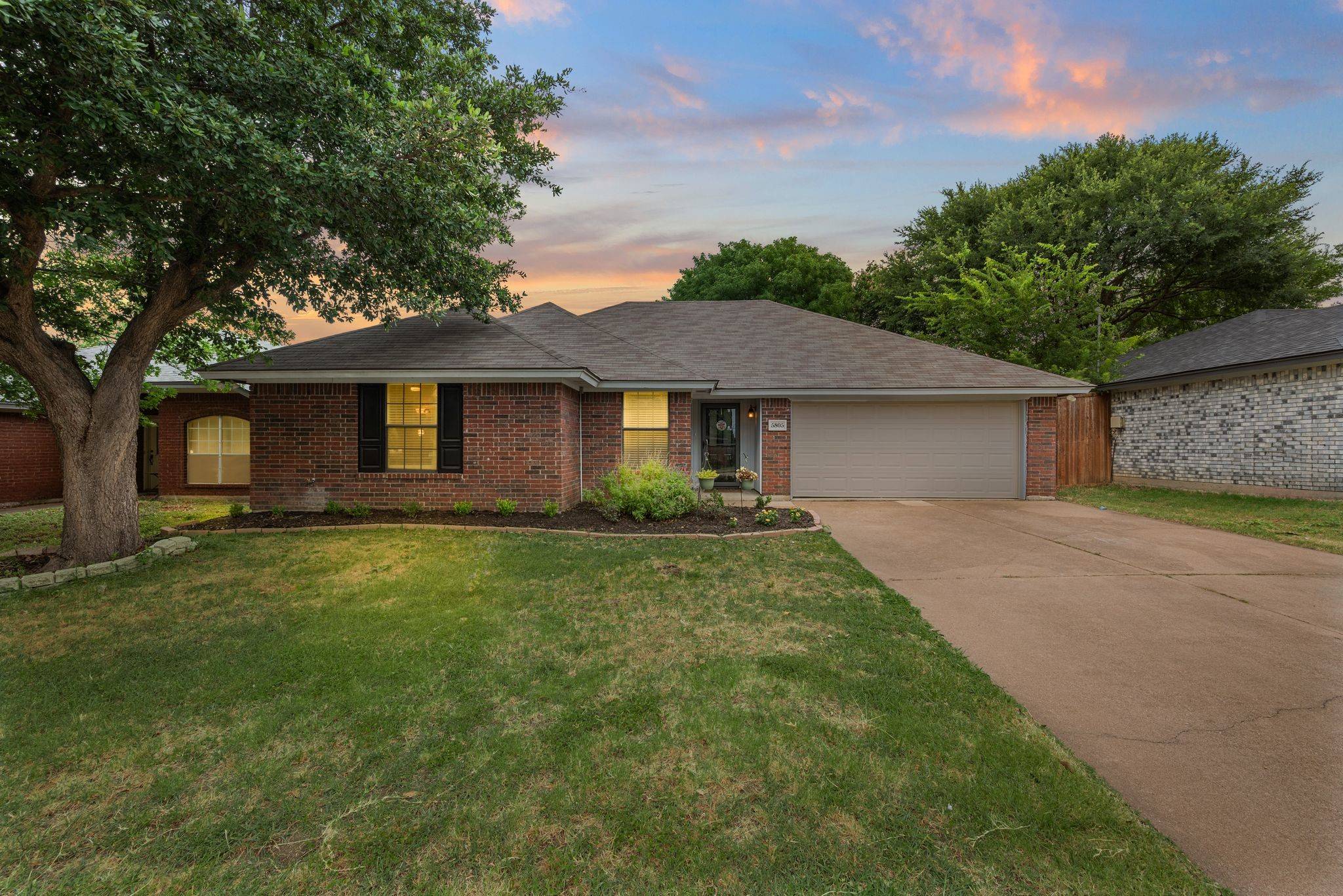 5805 Concord ST, Watauga, TX 76148