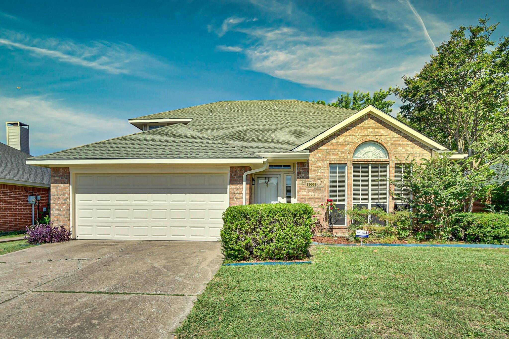 5008 Redwater DR, Arlington, TX 76018