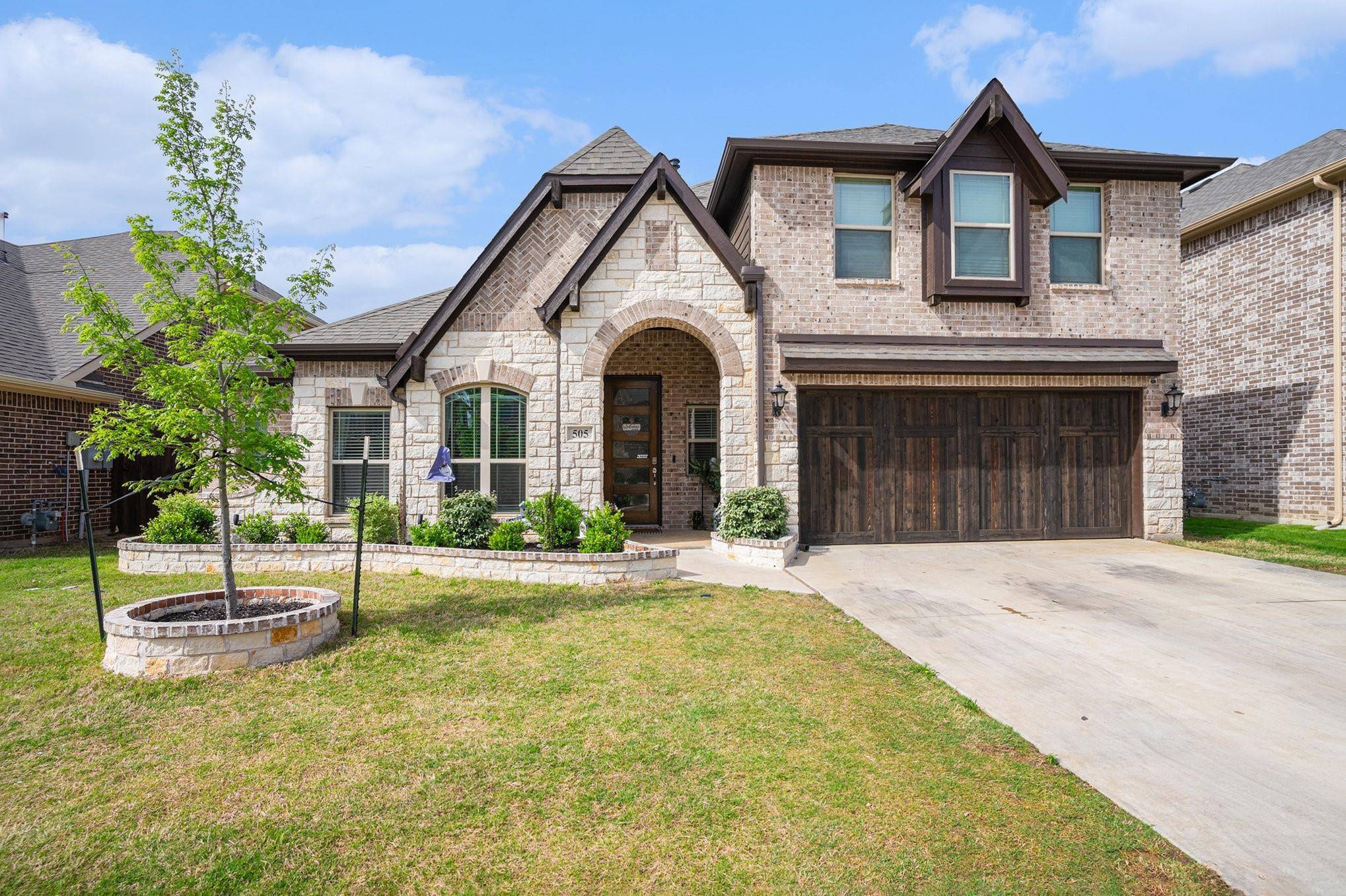 505 Livia ST, Burleson, TX 76028