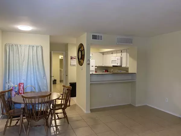 Dallas, TX 75243,9827 Walnut ST #Apt 113